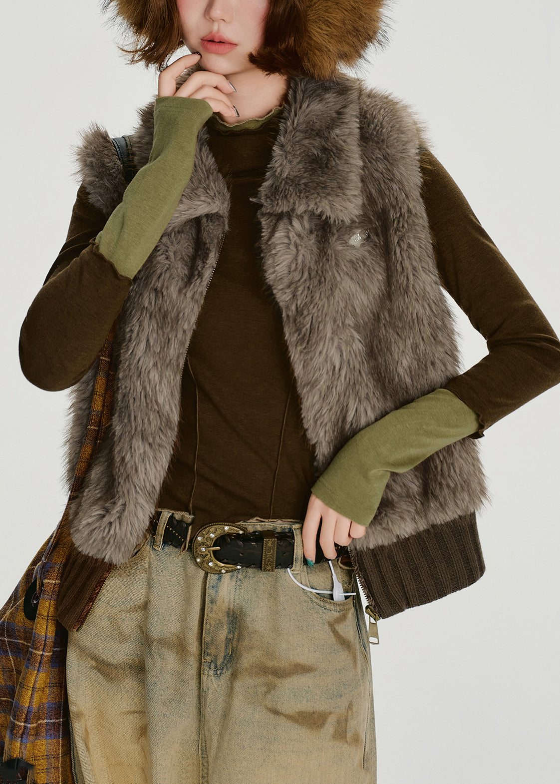 Damenweste aus braunem, übergroßem Patchwork-Kunstpelz für den Winter