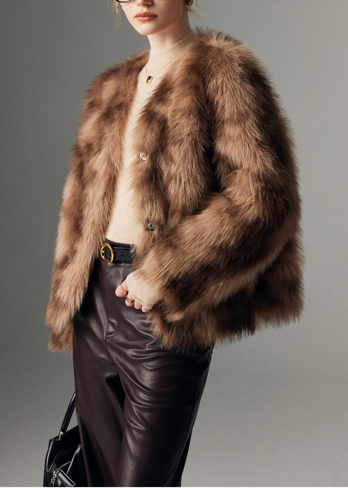 Damen-Wintermantel aus braunem, übergroßem Batik-Kunstpelz