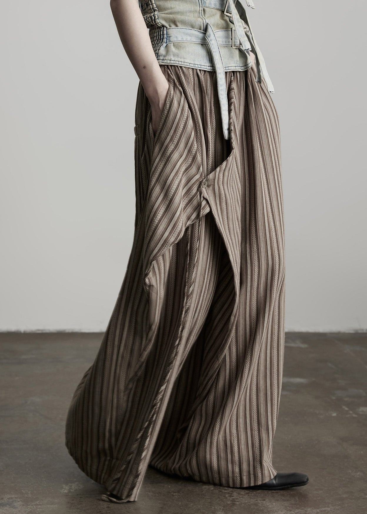 Pantalones de algodón de dos piezas con rayas y bolsillos color café para mujer, primavera