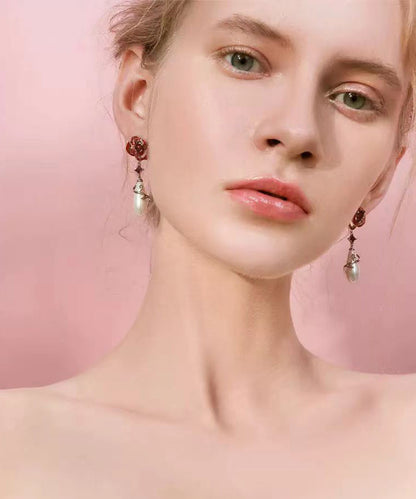 Pendientes colgantes de plata de ley roja con rosa y perla dorada para mujer