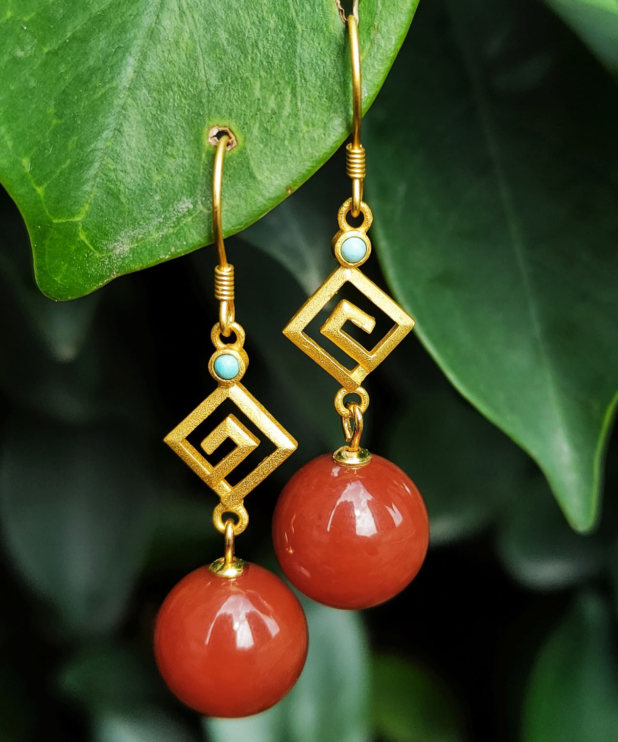 Pendientes colgantes de ágata y turquesa dorada de plata de ley roja para mujer