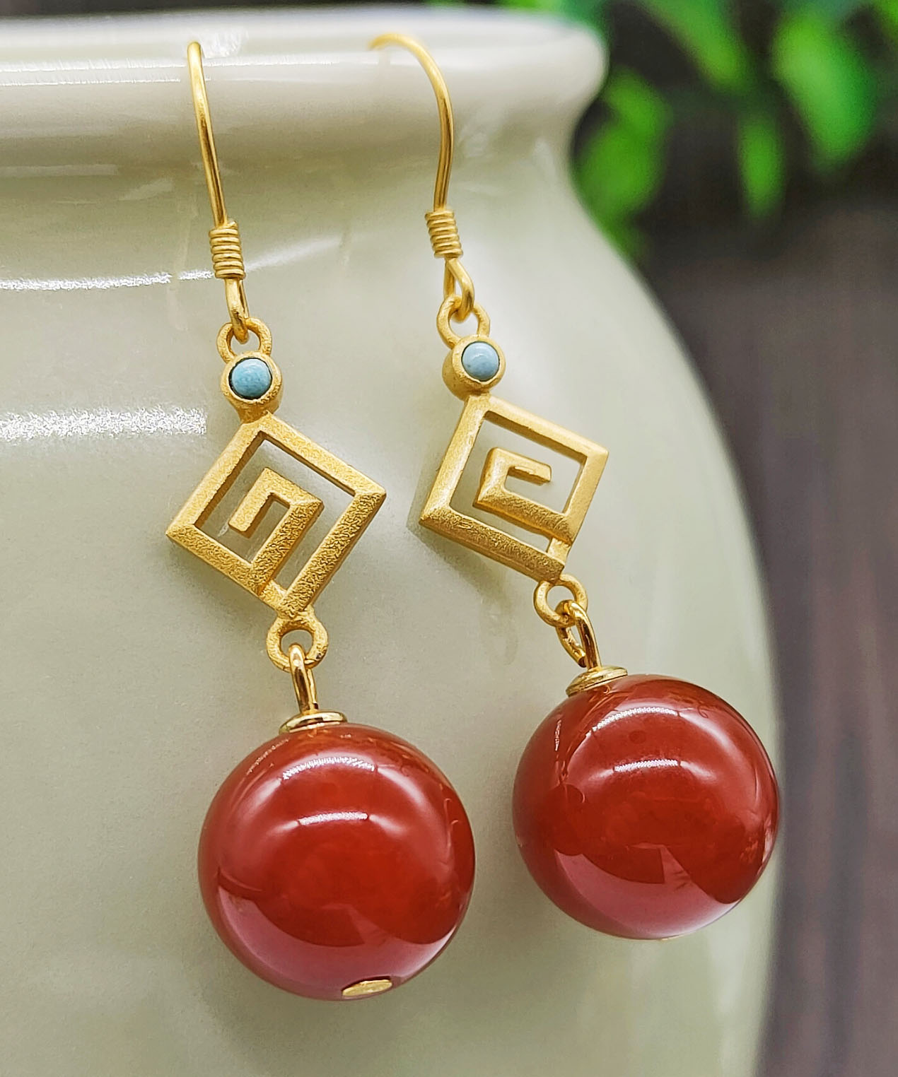 Pendientes colgantes de ágata y turquesa dorada de plata de ley roja para mujer