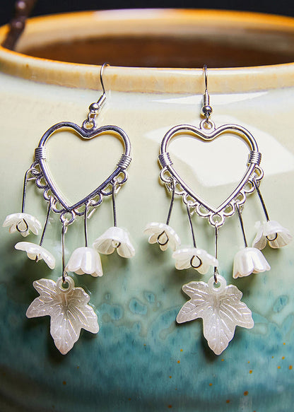 Pendientes acrílicos con forma de corazón y hojas blancas para mujer