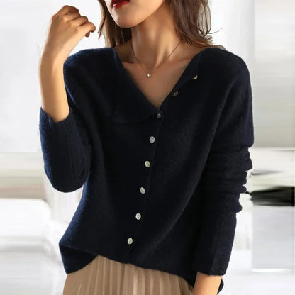 Elegant knitted coat