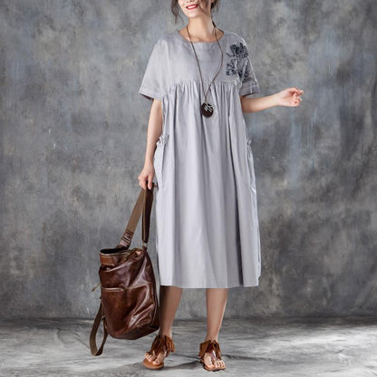 Baggy Kleid aus natürlicher Baumwolle, stilvolles, lockeres, kurzärmliges Kleid mit Rundhalsausschnitt in Grau