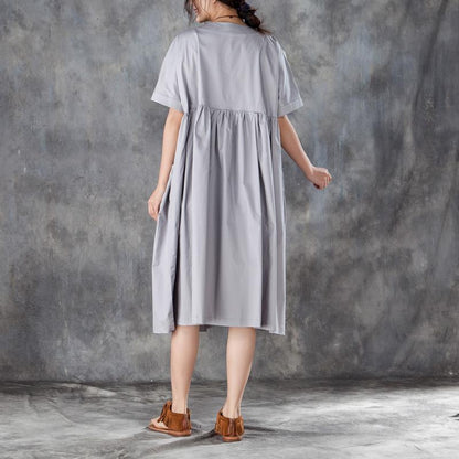 Baggy Kleid aus natürlicher Baumwolle, stilvolles, lockeres, kurzärmliges Kleid mit Rundhalsausschnitt in Grau
