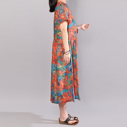 Baggy-Kleid aus natürlicher Baumwolle. Locker sitzendes, kurzärmliges, bedrucktes Sommerkleid mit Rundhalsausschnitt