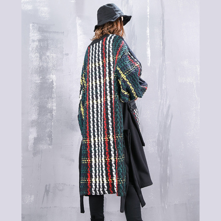 Boutique schwarzer Mantel plus Größe O-Ausschnitt Patchwork Maxi-T-Shirts Frauen Taschen seitlich offene Oberteile