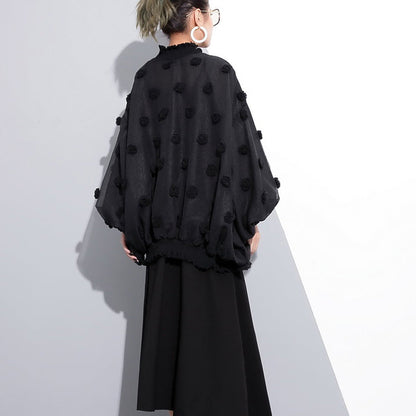Boutique schwarze Bluse aus reiner Baumwolle in Übergröße, Reisekleidung, elegante Baumwollblusen mit Fuzzy-Ball-Dekor