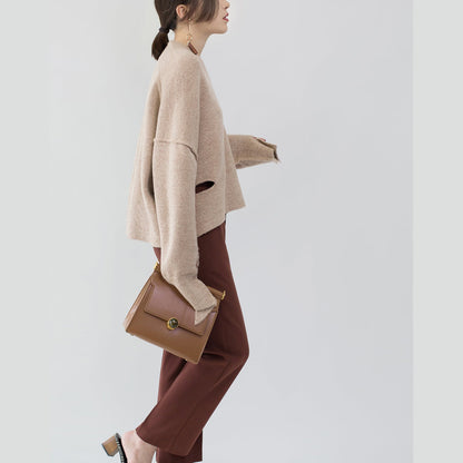 Boutique-Pullover in Khaki, kuscheliger Pullover in Übergröße, V-Ausschnitt, Strickoberteile, feines asymmetrisches Design