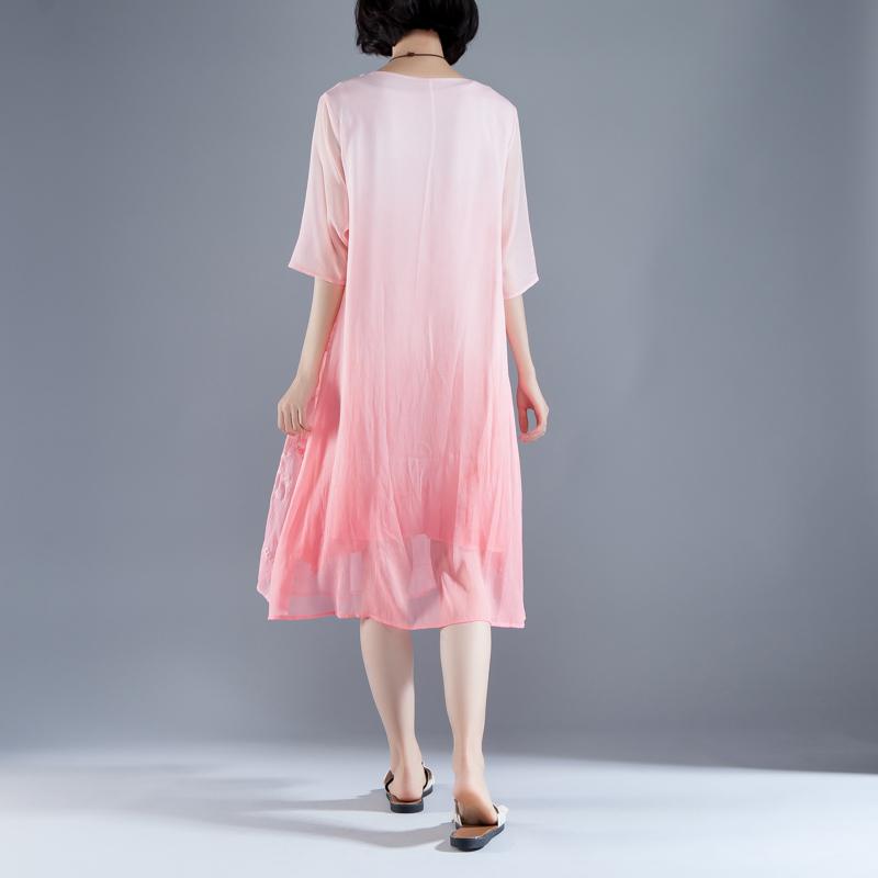 Boutique Sommerkleid im Bohème-Stil, Blumen-Sommer-Fälschung, zweiteiliges Retro-Rosa-Kleid