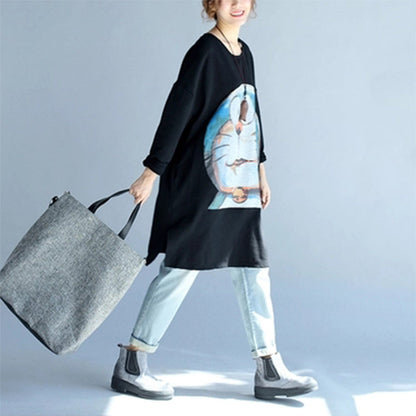 Cartoon-Print schwarze Baumwolle mittellanges T-Shirt Plus Size O-Ausschnitt Tops