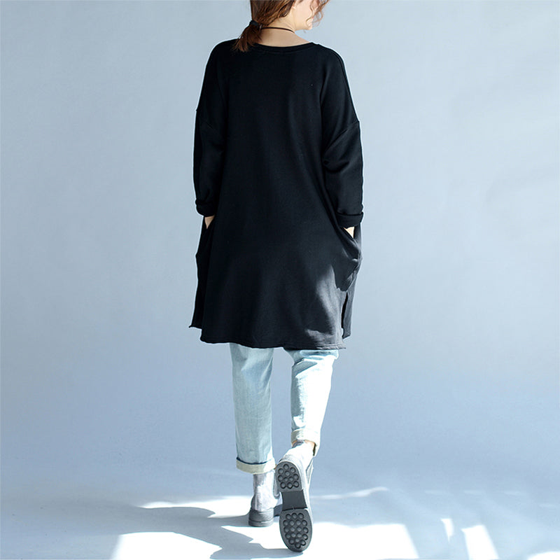 Cartoon-Print schwarze Baumwolle mittellanges T-Shirt Plus Size O-Ausschnitt Tops