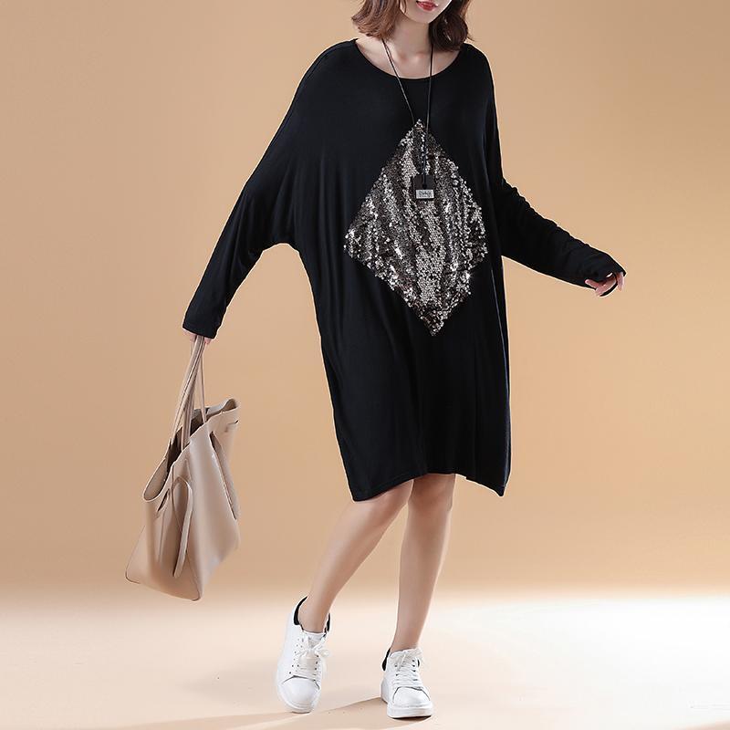 Herbstmode schwarzes, einfarbiges Baumwollkleid, Oversize-Kleid mit langen Ärmeln und Prints
