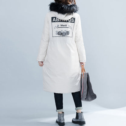 Modischer weißer Parka Locker sitzender Kapuzenpelzkragen Steppmantel mit Buchstaben Lässiger Baumwollmantel mit Bindegürtel