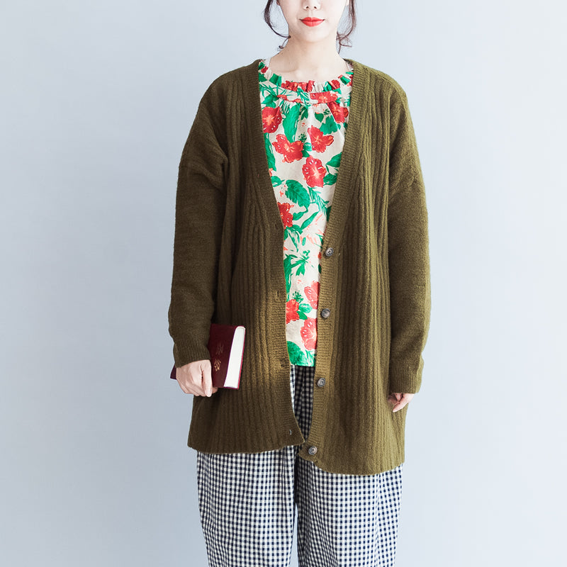 grüne lässige gestreifte Strickbluse in Übergröße, langärmelige Pullover und Strickjacken, warmer Herbst 2024