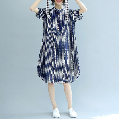 stylisches blaues florales Midi-Baumwollkleid in Übergröße, Maxikleid aus Baumwolle, feine Kurzarmtaschen, Stand-Baggy-Kleider