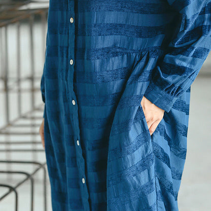 stylisches blau gestreiftes Oversize-Freizeitkleid mit Taschen Feines Stehkragenkleid aus natürlichem Leinen