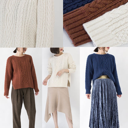 stylischer blauer Winterpullover in Übergröße Pullover mit seitlich offenem Rundhalsausschnitt Winteroberteile mit feinem Zopfmuster