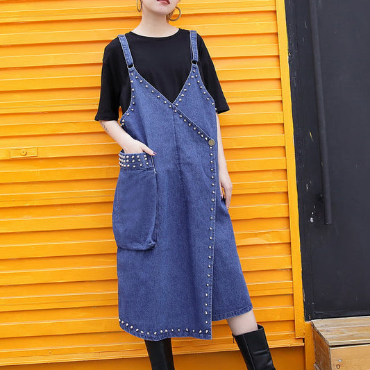 stylisches Jeansblau Midi-Baumwollkleid Locker sitzendes Maxikleid aus Baumwolle Feine, mit Nieten verzierte, ärmellose Kniekleider