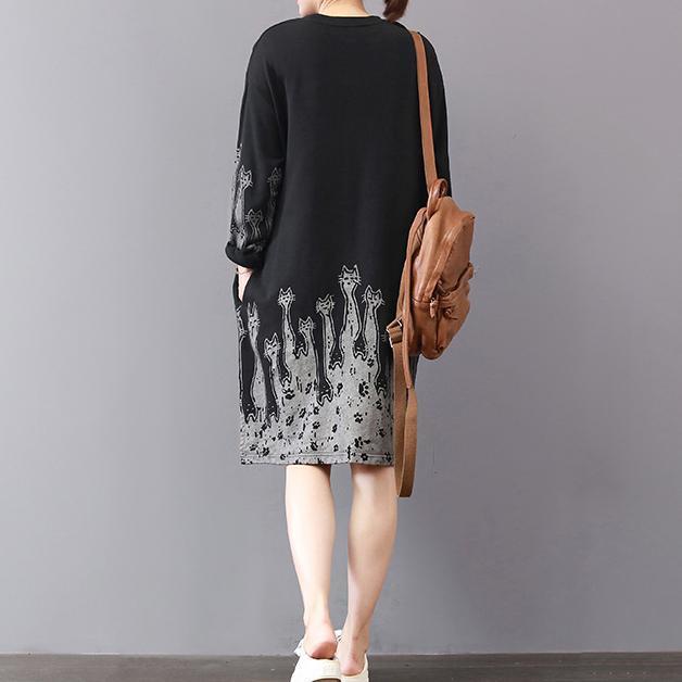 Vintage schwarzes Herbstkleid Locker sitzendes Baumwollkleid mit Prints Feines seitlich offenes Herbstkleid